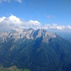 Flugwegposition um 15:51:07: Aufgenommen in der Nähe von Gemeinde Waidring, 6384 Waidring, Österreich in 2132 Meter